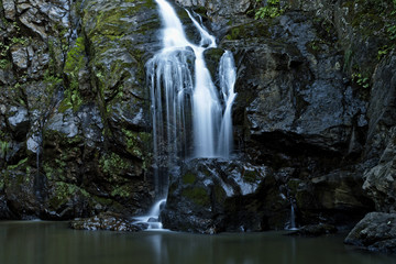 Fototapeta na wymiar waterfall with long exposure