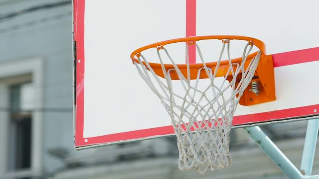 Basketball team fails to score three-pointer during match, loss in competition
