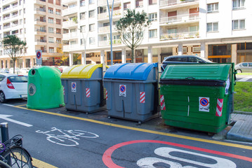  Garbage containers for recycling - 183257713