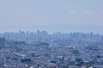 八尾市から見る大阪の街並み