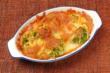 Broccoli gratin with melted cheese