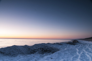 Schnee und Eis auf Rügen, der größten Insel Deutschlands, zugehörig zu Mecklenburg-Vorpommern 