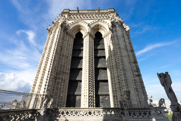 パリ・ノートルダム大聖堂の双塔