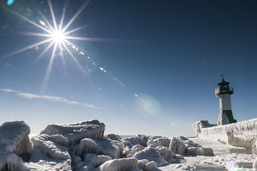 Schnee und Eis auf R&uuml;gen, der gr&ouml;&szlig;ten Insel Deutschlands, zugeh&ouml;rig zu Mecklenburg-Vorpommern 