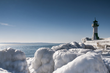 Schnee und Eis auf R&uuml;gen, der gr&ouml;&szlig;ten Insel Deutschlands, zugeh&ouml;rig zu Mecklenburg-Vorpommern 