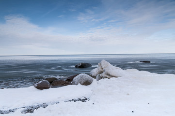 Schnee und Eis auf Rügen, der größten Insel Deutschlands, zugehörig zu Mecklenburg-Vorpommern 