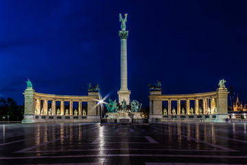 Fototapeta na wymiar Heroes Square - Budapest