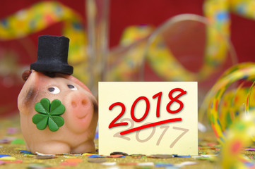 Fototapeta na wymiar Glücksschwein als Glücksbringer für Neujahr 2018