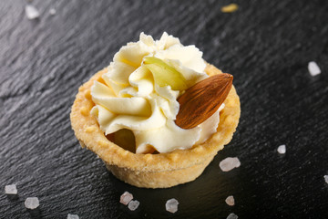 Tartlet with cheese cream