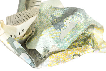 Ein zerknitterter 5 Euro Geldschein
