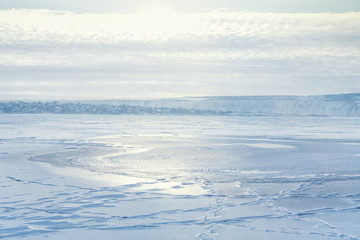 Obraz premium idyllic winter frozen lake