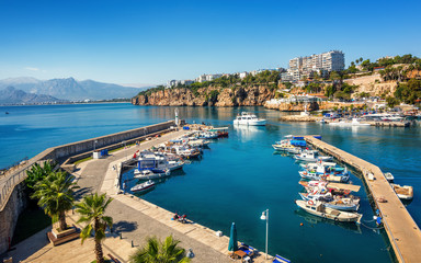 Fototapeta premium Miasto Antalya na Morzu Śródziemnym, Turcja