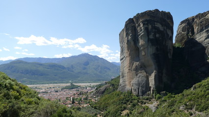 Fototapeta na wymiar View of Kastraki from the rocks of Meteora, Greece