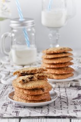 Cookies with sesame and milk chocolate