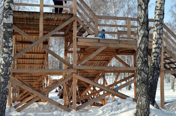 Детская деревянная горка, зима, лед,весело, развлечение, радость, смех, отдых