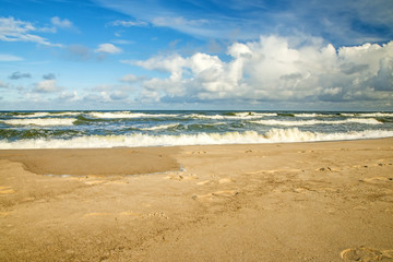Obraz premium Ostsee in Ustka, Polen mit Mole