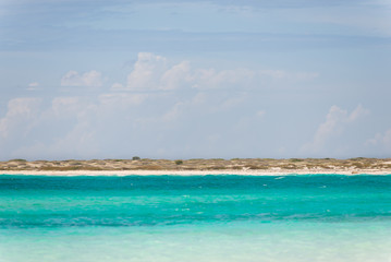 Fototapeta na wymiar Colored waters in the Caribbean Sea 