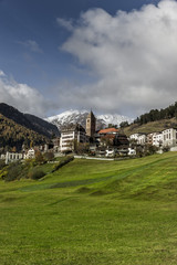 Fototapeta na wymiar Ramosch in Graubünden