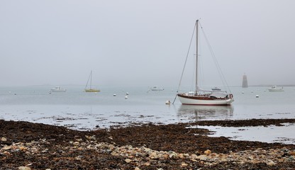 Voiliers dans le port de Perros-Guirec en Bretagne
