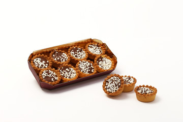 Tray of biscuits, cestini di cioccolato
