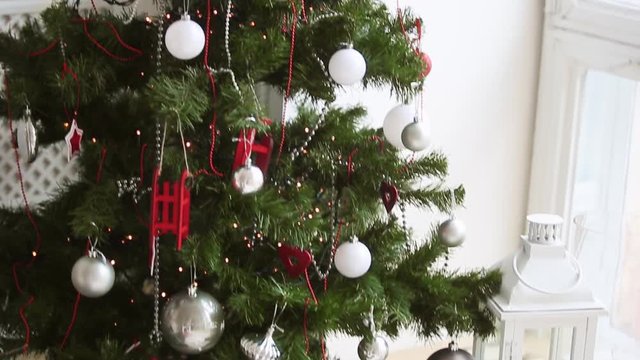 Christmas Tree with Lights Twinkling. Blinking Garland, christmas decoration