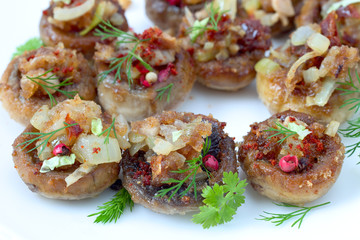 Gefüllte Champignons