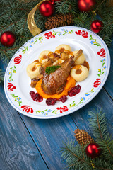 roasted turkey leg with pumpkin puree