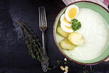 green sauce with eggs and potatoes