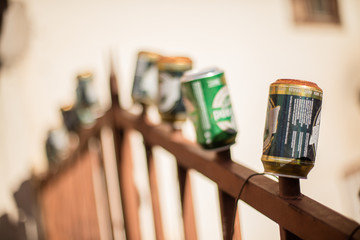 latas de cervezas