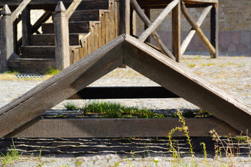 Wooden structure in the form of a roof