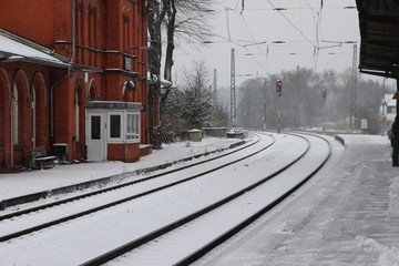 Bahnhof im Winter
