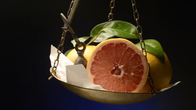 Citrus paradisi Toranja Greippi Pompelmo Թուրինջ Grepfrut Grapefruit زنباع Грейпфрут 葡萄柚 Video Grejpfrut אשכולית 