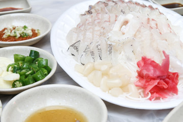 Korean hoe (Raw fish sashimi) meal.