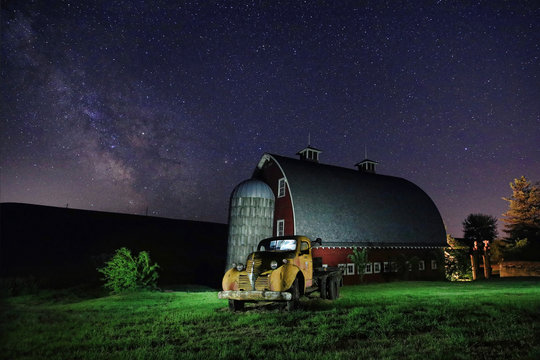Star Trail Night Time Lapsed Exposure in Palouse Washington