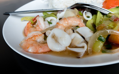stir-fried red chillies paste with seafoods