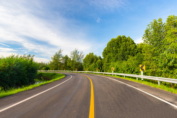 The curve road and the guardrail