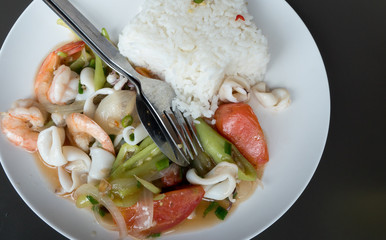 stir-fried red chillies paste with seafoods