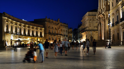 Obraz premium Syracuse cathedral square during blue hour
