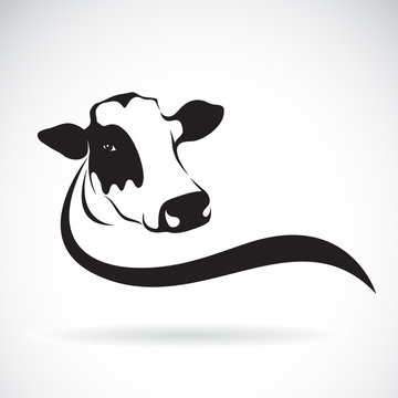 Vector of a cow head design on white background. Farm Animal. on white background. Farm Animal. Cows logos or icons. Easy editable layered vector illustration. Wild Animals.