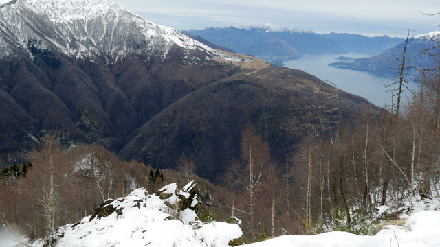 Panorama delle Alpi Lecchesi in inverno