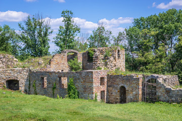 Fototapeta na wymiar Ruins of castle in Terebovlia town, Ukraine
