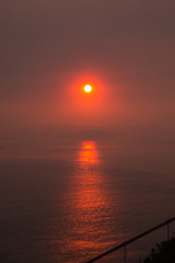 Golden gate bridge sunrise yolk