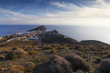 Psara's main village and harbour as seen from a nearby hill.
