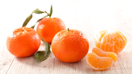 fresh clementine and leaf