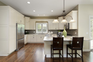 Kitchen with breakfast bar