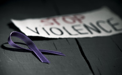 purple ribbon against the violence against women - obrazy, fototapety, plakaty