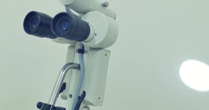 Sliding shot of medical insrument an colposcope