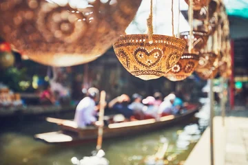 Zelfklevend Fotobehang Traditional floating market © Chalabala