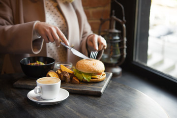 woman having lunch at a cafe