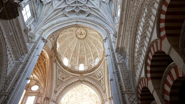 The gorgeous Islamic architecture inside of a Gothic Cathedral